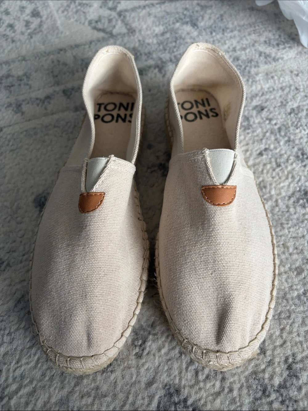 Toni Pons comfortable cream